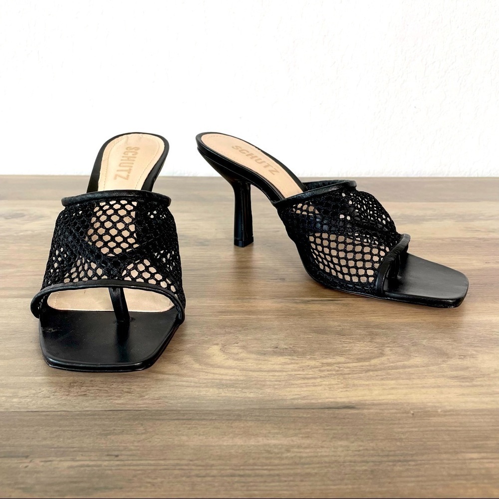 𝅺schutz Siliene Black Leather Thong Mule Sandals w Mesh Trim